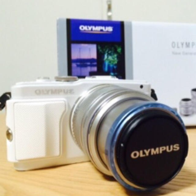 OLYMPUS(オリンパス)の＼美品 E-PL6・OLYMPUS人気の一眼レフ商品！／ スマホ/家電/カメラのカメラ(デジタル一眼)の商品写真