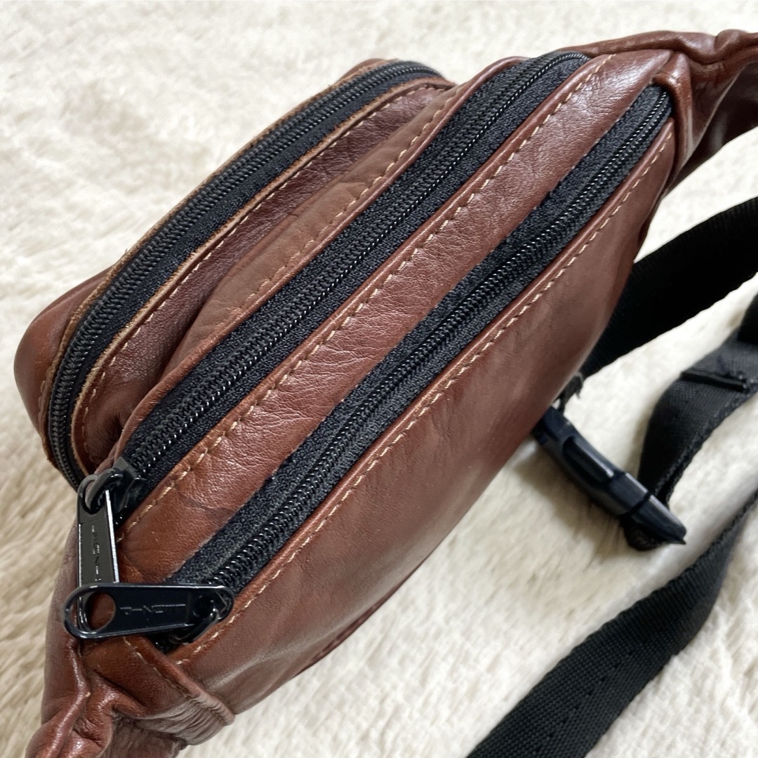 VANSON - 美品 VANSON バンソン オールレザー ボディバッグ VANSON - 美品 VANSON バンソン オールレザー ボディバッグ