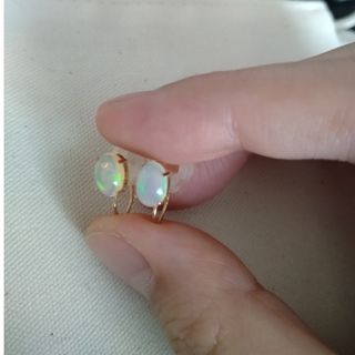 オパール イヤリング(イヤリング)