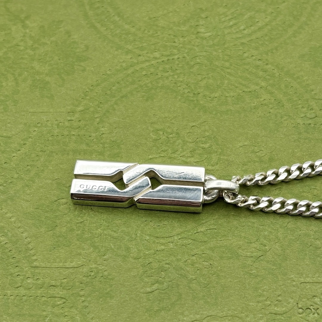 GUCCI(グッチ) ノットインフィニティネックレス ホワイト GUCCI(グッチ) ノットインフィニティネックレス ホワイト