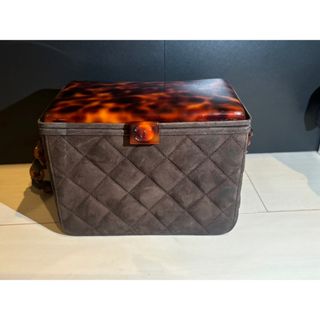 CHANEL(スエード ・ ショルダーバッグ)のフリマアイテム一覧 CHANEL(スエード ・ ショルダーバッグ)のフリマアイテム一覧