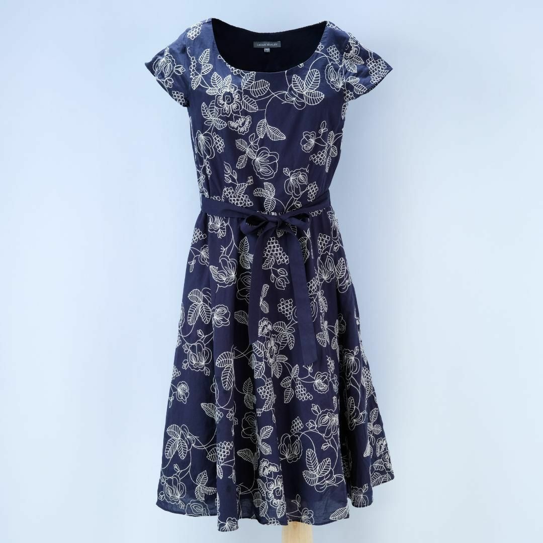 LAURA ASHLEY - 美品✨ ローラアシュレイ ワンピース 半袖 A LAURA ASHLEY - 美品✨ ローラアシュレイ ワンピース 半袖 A