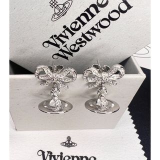 ヴィヴィアンウエストウッド(Vivienne Westwood)のヴィヴィアンウエストウッド  新作リボンオーブピアス(ピアス)
