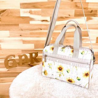 LeSportsac(シルバー/銀色系)のフリマアイテム一覧 LeSportsac(シルバー/銀色系)のフリマアイテム一覧