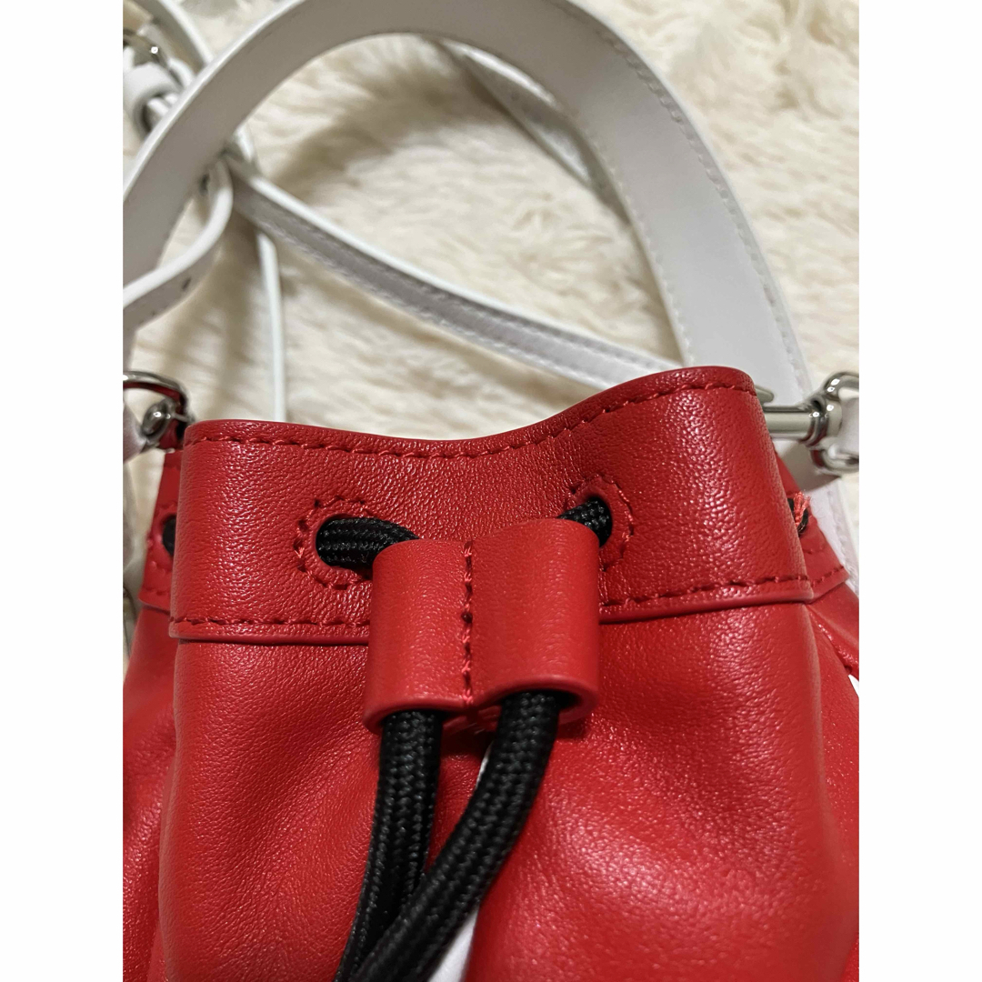2024新発 - DIESEL ディーゼル 巾着バッグの バケットバッグ Nelli Dロゴ Bag