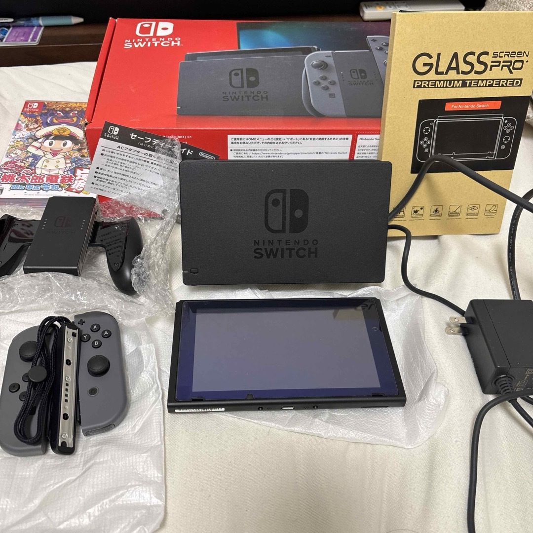 Nintendo Switch 本体 グレー 付属品付き ほぼ未使用 桃鉄セット Nintendo Switch 本体 グレー 付属品付き ほぼ未使用 桃鉄セット