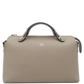 FENDI(グレー/灰色系)のフリマアイテム一覧 FENDI(グレー/灰色系)のフリマアイテム一覧
