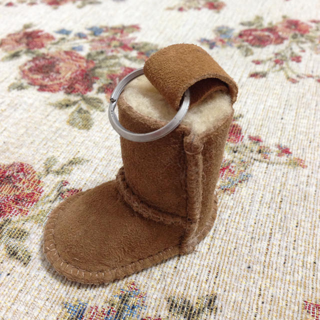 UGG(アグ)のあき 様 レディースのファッション小物(キーホルダー)の商品写真