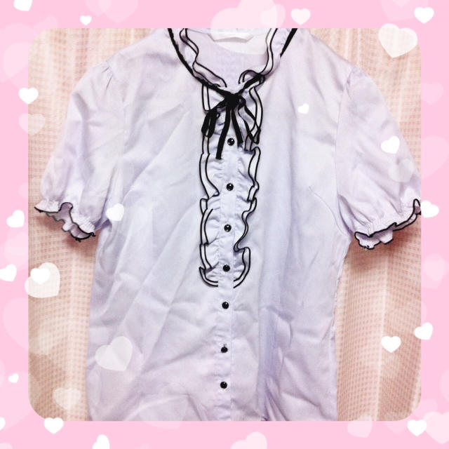 ホワイトフリルブラウス♡ レディースのトップス(シャツ/ブラウス(半袖/袖なし))の商品写真