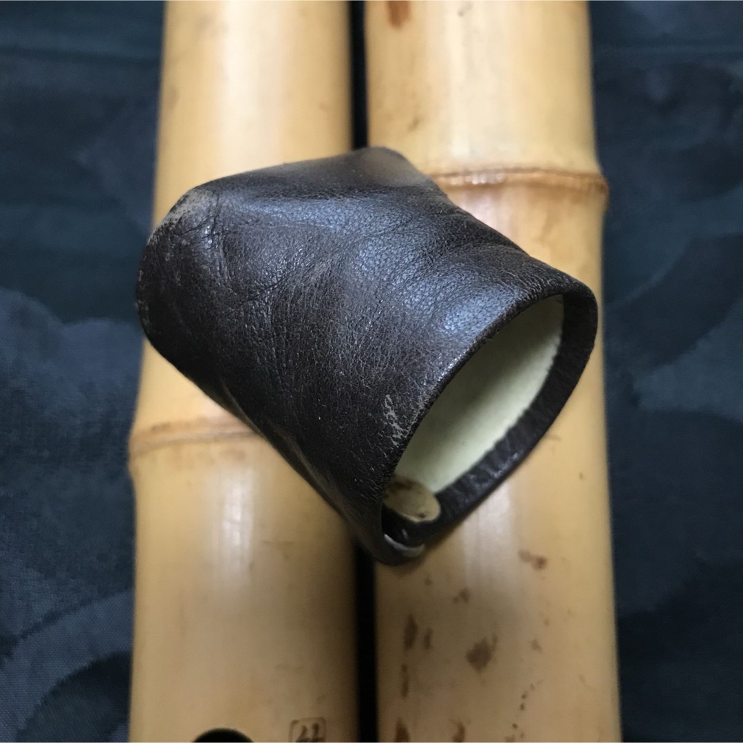 尺八 琴古流 在銘 中継ぎ緩み無し 一尺八寸管 籐巻 銀三線 【音 尺八 琴古流 在銘 中継ぎ緩み無し 一尺八寸管 籐巻 銀三線 【音