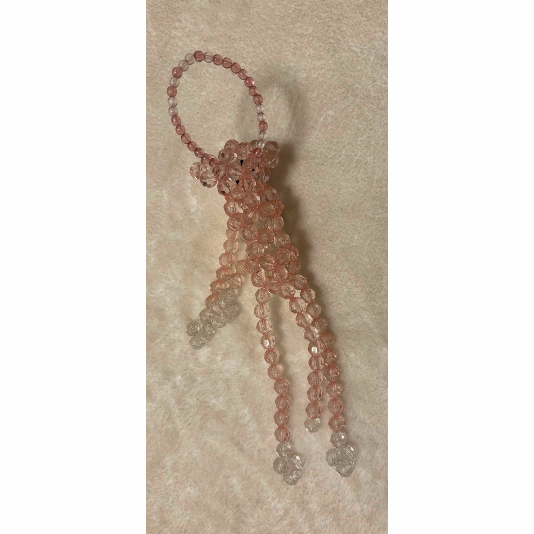 ハンドメイド　ピンクパンサー　アクセサリー　飾り　美品　ピンクビーズ半透明 エンタメ/ホビーのおもちゃ/ぬいぐるみ(キャラクターグッズ)の商品写真
