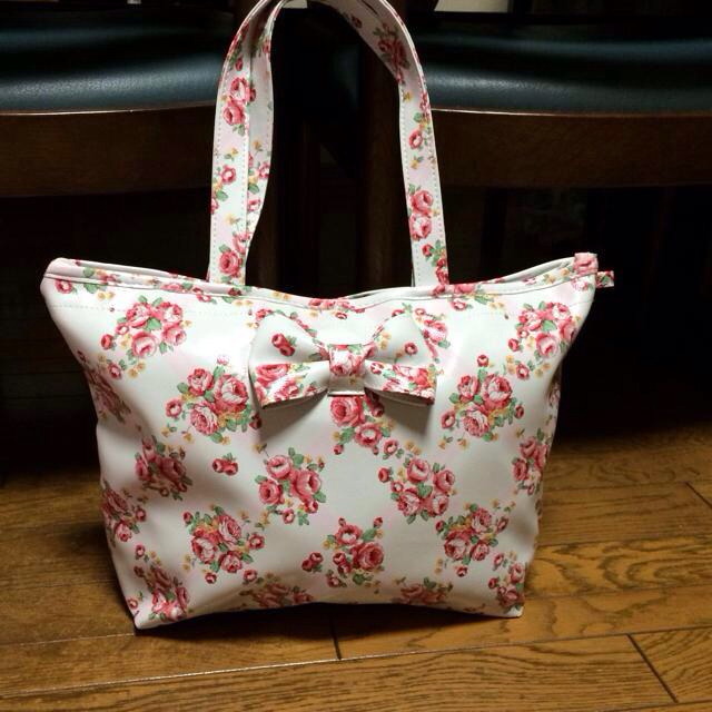 LIZ LISA(リズリサ)の花柄トート♡ レディースのバッグ(トートバッグ)の商品写真