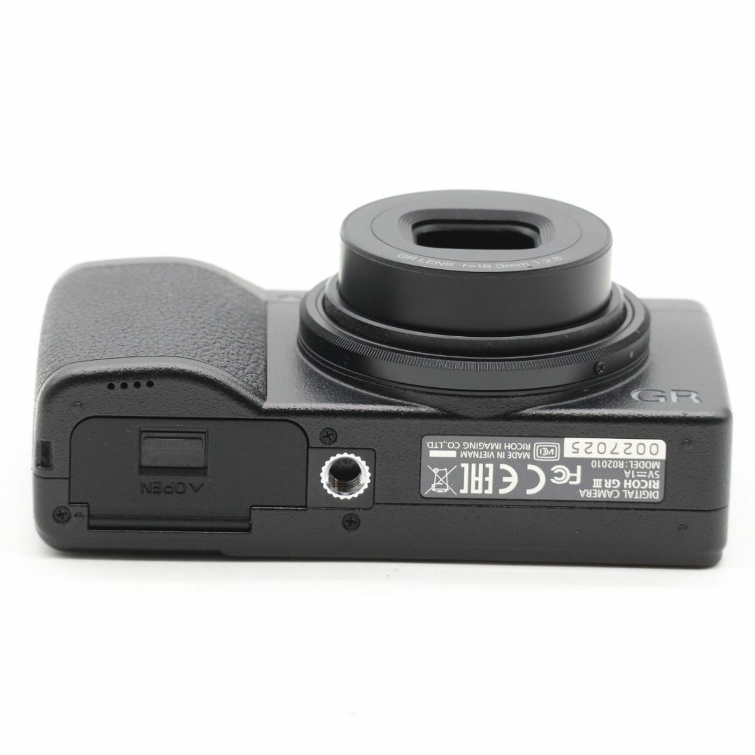 RICOH(リコー)のRICOH GR III デジタルカメラ スマホ/家電/カメラのカメラ(コンパクトデジタルカメラ)の商品写真