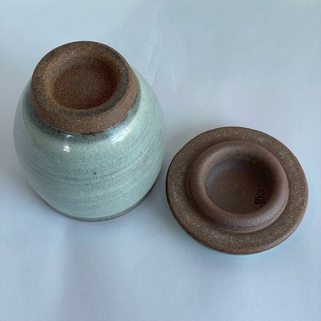 新春初売り 青緑色と茶色の陶器の壺小石原焼 （石州嶋田窯 （蓋つぼ 工芸品