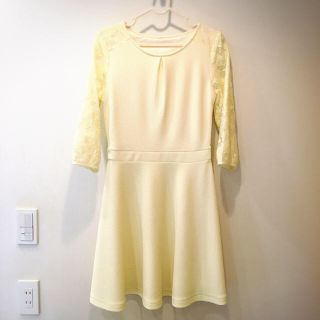 ミッシュマッシュ(MISCH MASCH)の新品 MISCH MASCH ワンピース イエロー 春冬 ブランド 花柄 可愛い(ひざ丈ワンピース)