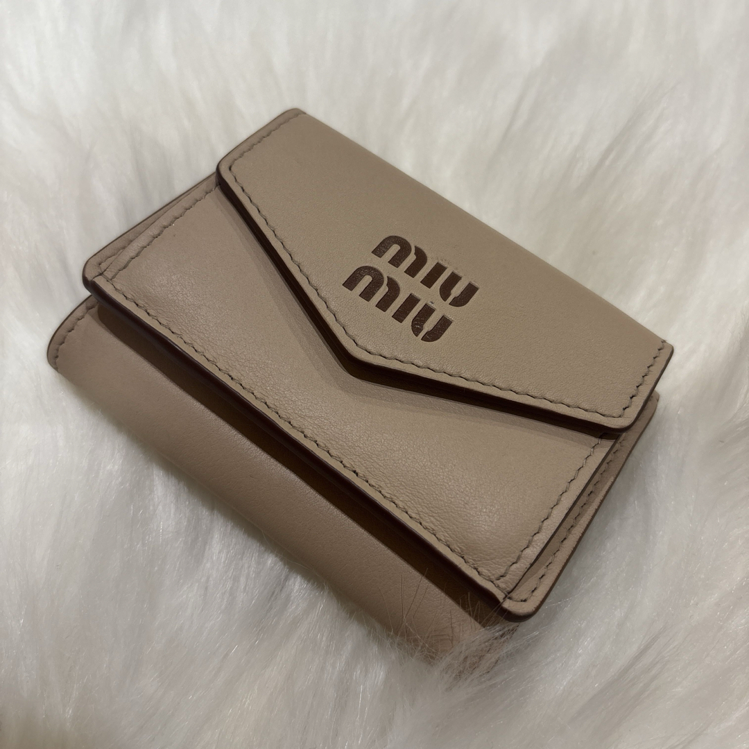 本日限定お値段 MIUMIU レザー 三つ折財布 コード/コニャック 本日限定お値段 MIUMIU レザー 三つ折財布 コード/コニャック