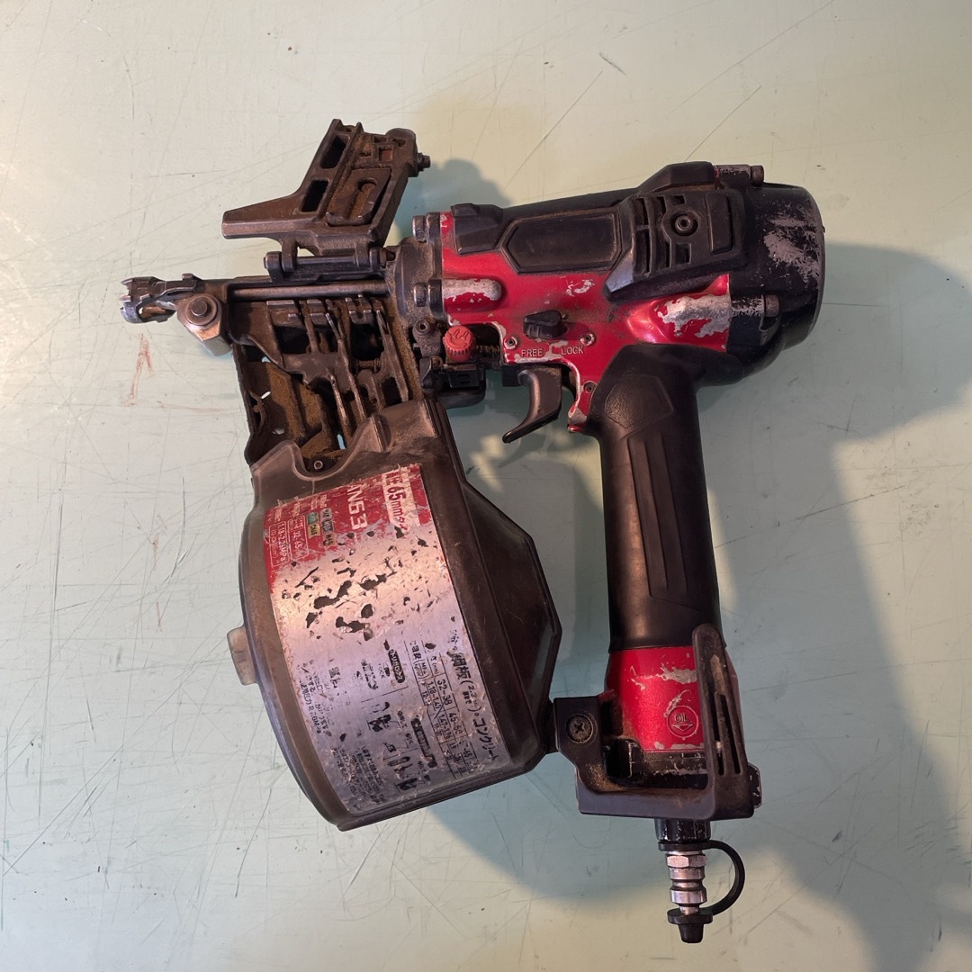 ジャンク makita an633h 65mm 高圧エア釘打ち機 マキタ ジャンク makita an633h 65mm 高圧エア釘打ち機 マキタ