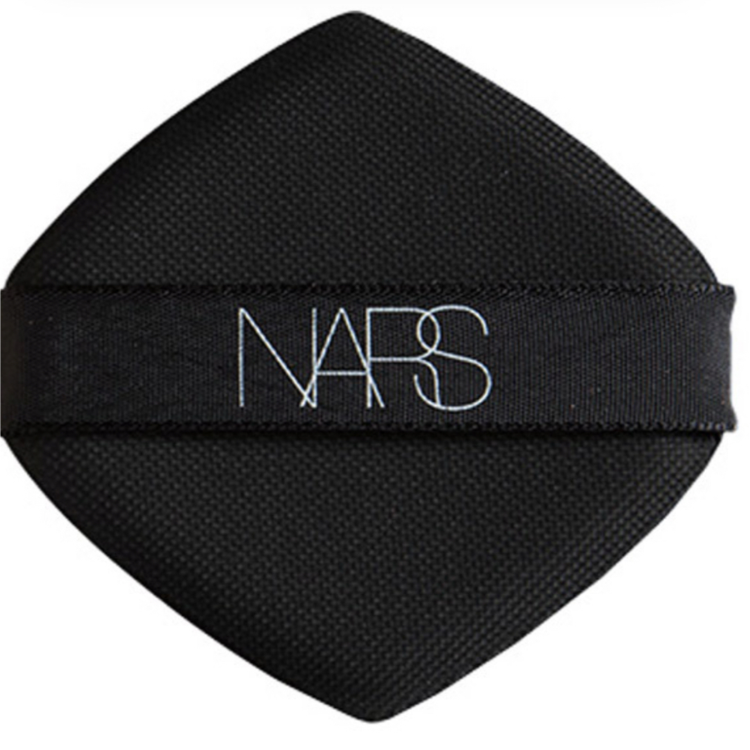 NARS(ナーズジャパン)のプレシジョンクッションスポンジアプリケーター / スポンジ NARS(ナーズ) コスメ/美容のベースメイク/化粧品(ファンデーション)の商品写真