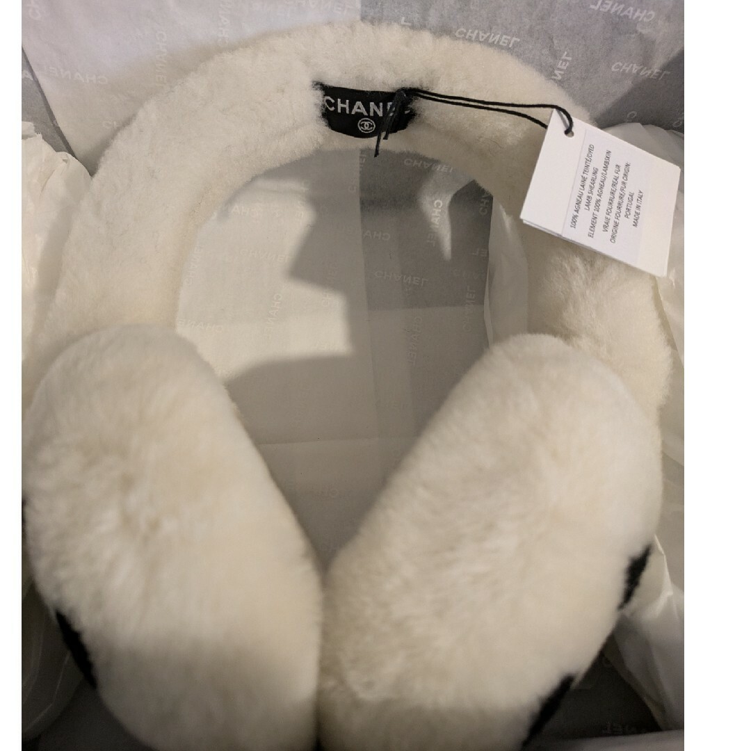 CHANEL - 専用です 新品 未使用品 シャネル イヤーマフ の通販 CHANEL - 専用です 新品 未使用品 シャネル イヤーマフ の通販