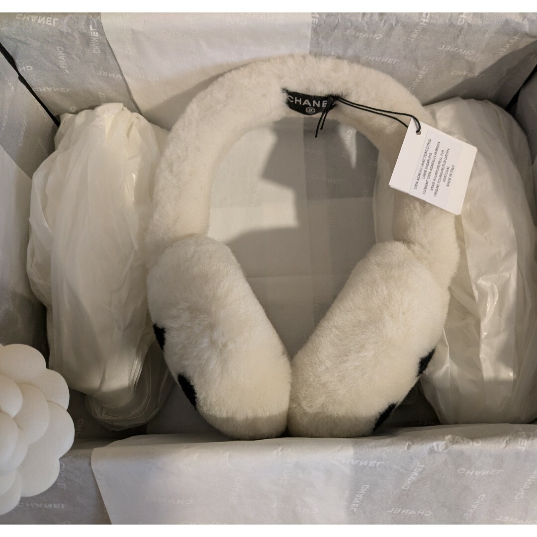 CHANEL - 専用です 新品 未使用品 シャネル イヤーマフ の通販 CHANEL - 専用です 新品 未使用品 シャネル イヤーマフ の通販