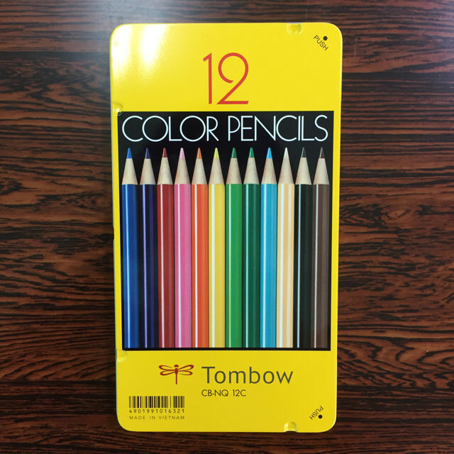 トンボ 色鉛筆 １２色 エンタメ/ホビーのアート用品(色鉛筆)の商品写真