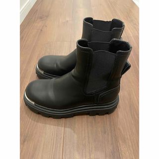 ZARA - ZARA チャンキーソール レースアップブーツの通販 by ZARA - ZARA チャンキーソール レースアップブーツの通販 by