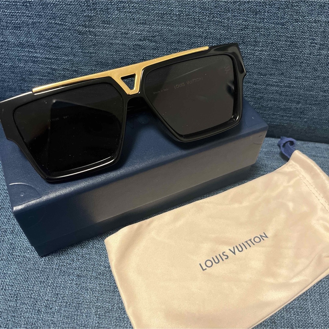 LOUIS VUITTON - LOUIS VUITTON ブラック ゴールド サングラス LOUIS VUITTON - LOUIS VUITTON ブラック ゴールド サングラス