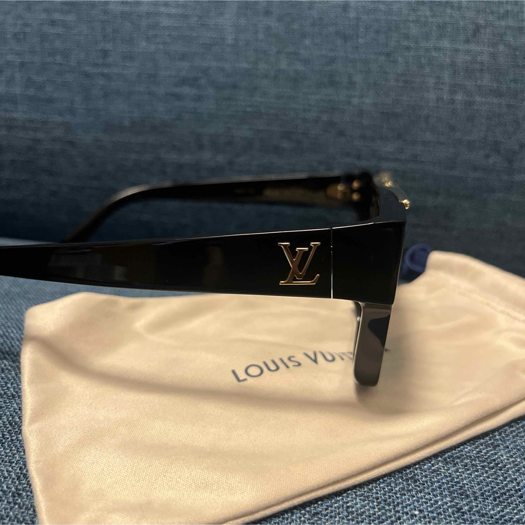 LOUIS VUITTON - LOUIS VUITTON ブラック ゴールド サングラス LOUIS VUITTON - LOUIS VUITTON ブラック ゴールド サングラス