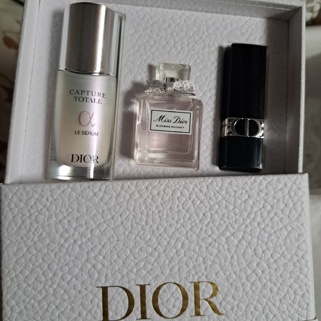 DIOR ディスカバリーキット 2023ホリデー クリスマス限定 ギフトBOX DIOR ディスカバリーキット 2023ホリデー クリスマス限定 ギフトBOX