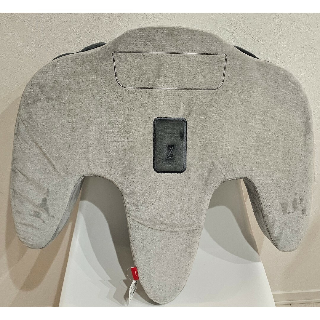 ニンテンドーミュージアム NINTENDO 64 コントローラー クッション ニンテンドーミュージアム NINTENDO 64 コントローラー クッション