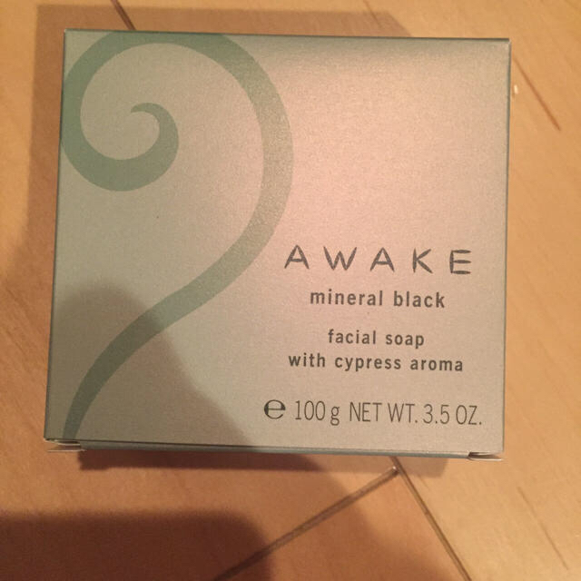 値下げ‼️awake アウェイク ミネラルブラック 石鹸 コスメ/美容のスキンケア/基礎化粧品(洗顔料)の商品写真