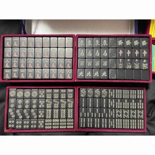 洗浄済み 骨董品 麻雀牌 黒牌 昭和レトロの通販 by self|ラクマ 洗浄済み 骨董品 麻雀牌 黒牌 昭和レトロの通販 by self|ラクマ