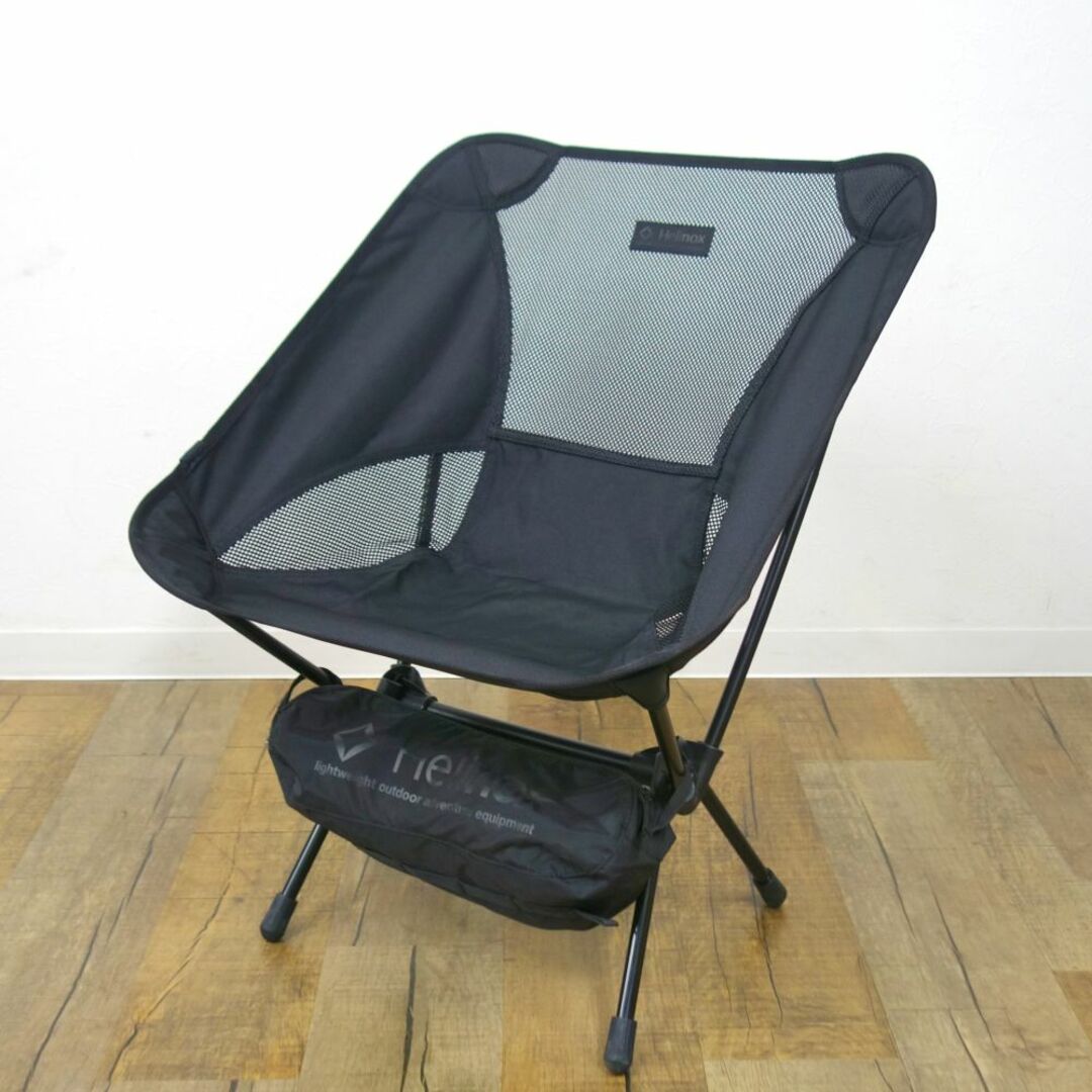 美品 ヘリノックス Helinox Chair One Blackout Edition 2脚セット チェア ワン ブラック エディション キャンプ イス 椅子 アウトドア スポーツ/アウトドアのアウトドア(テーブル/チェア)の商品写真