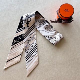 HERMES - 【新品未使用】エルメス ツイリー 《アマゾンの祭典 HERMES - 【新品未使用】エルメス ツイリー 《アマゾンの祭典