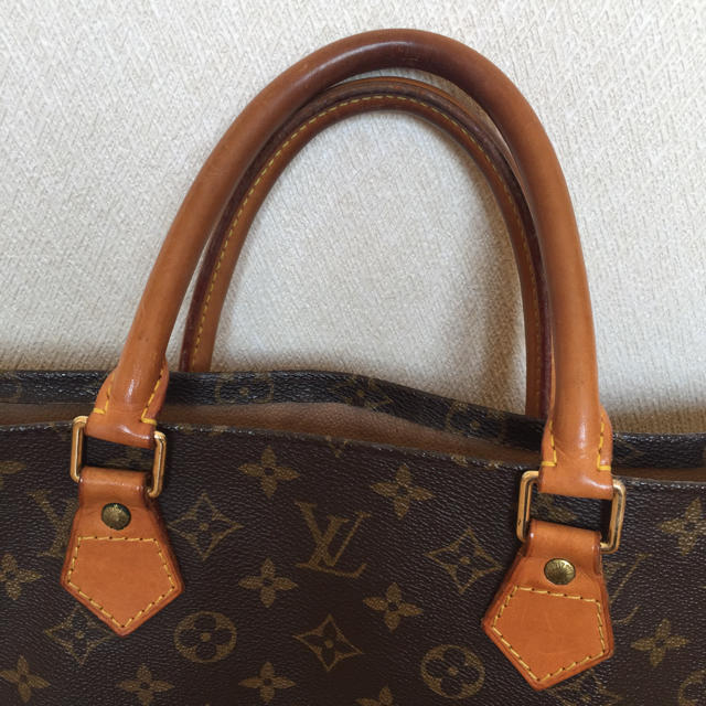 LOUIS VUITTON(ルイヴィトン)の訳あり★ルイヴィトン★トート★サックプラ★男女兼用 レディースのバッグ(トートバッグ)の商品写真