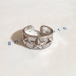 シルバー925,盾シールド,王冠CROWNクラウン,ジルコニア,リング指輪19号の通販 by クロボン's shop|ラクマ シルバー925,盾シールド,王冠CROWNクラウン,ジルコニア,リング指輪19号の通販 by クロボン's shop|ラクマ
