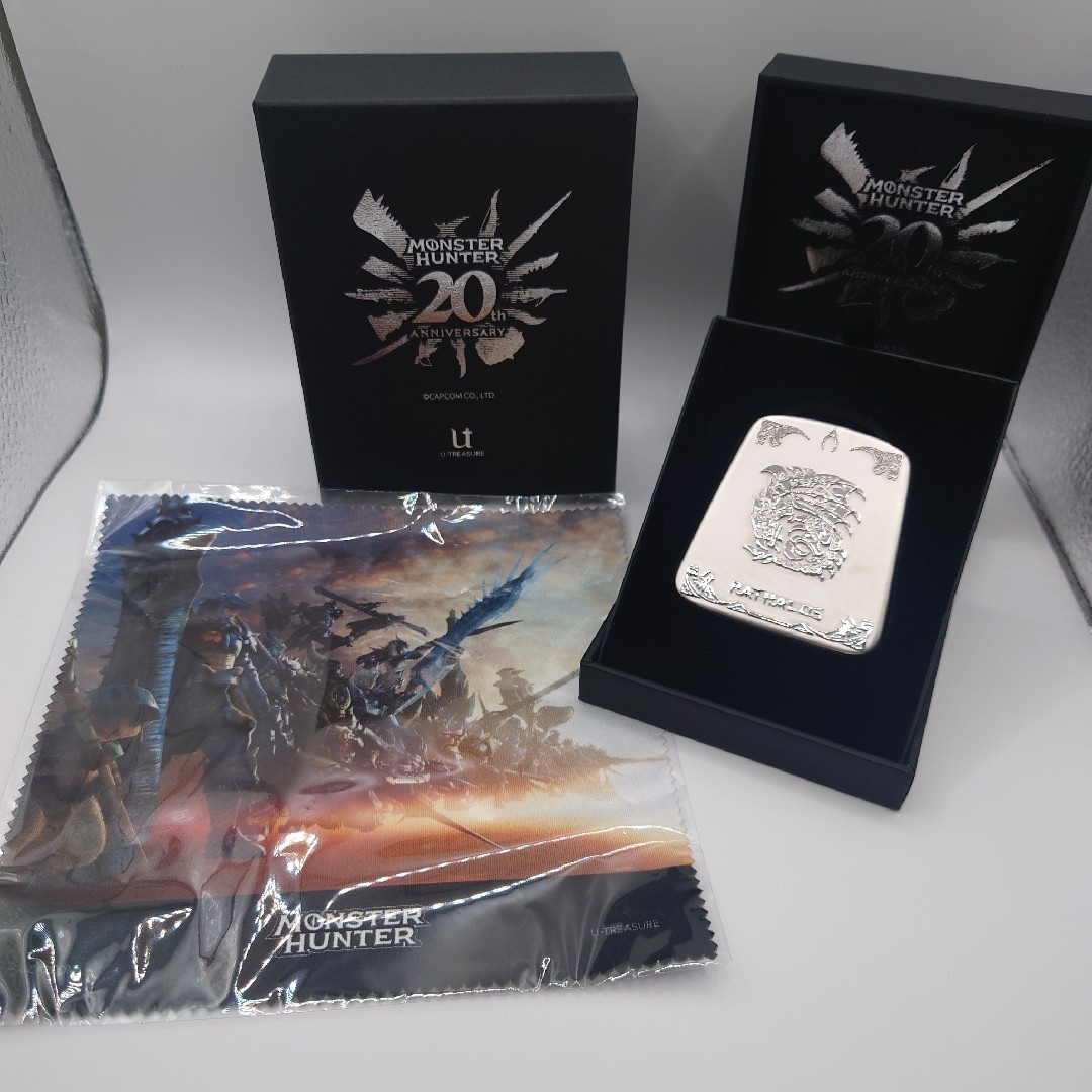 モンハン20周年記念 銀火竜リオレウス希少種 石板(シルバー) モンハン20周年記念 銀火竜リオレウス希少種 石板(シルバー)