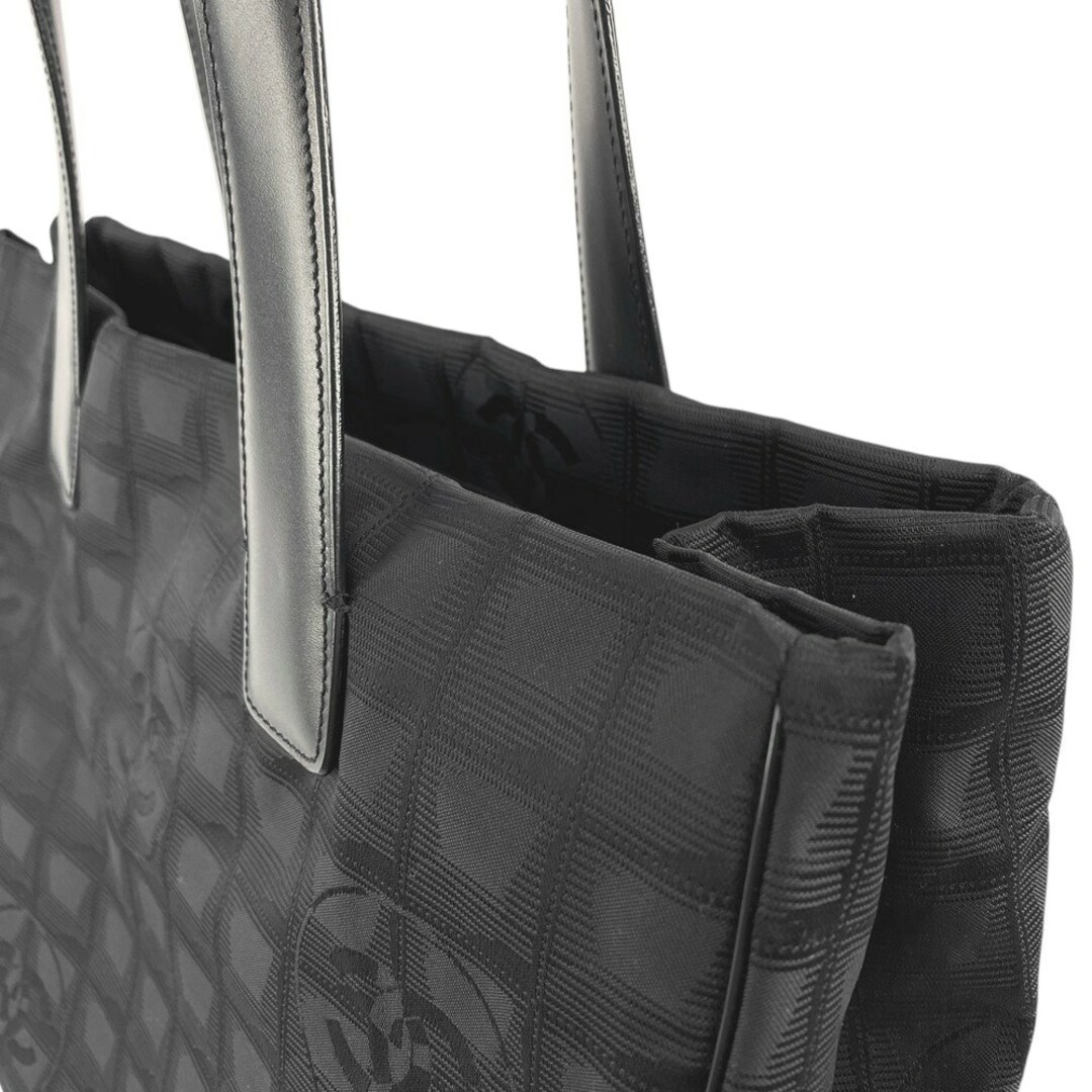 CHANEL - □美品□ シャネル ニュートラベル MM トート バッグ CHANEL - □美品□ シャネル ニュートラベル MM トート バッグ