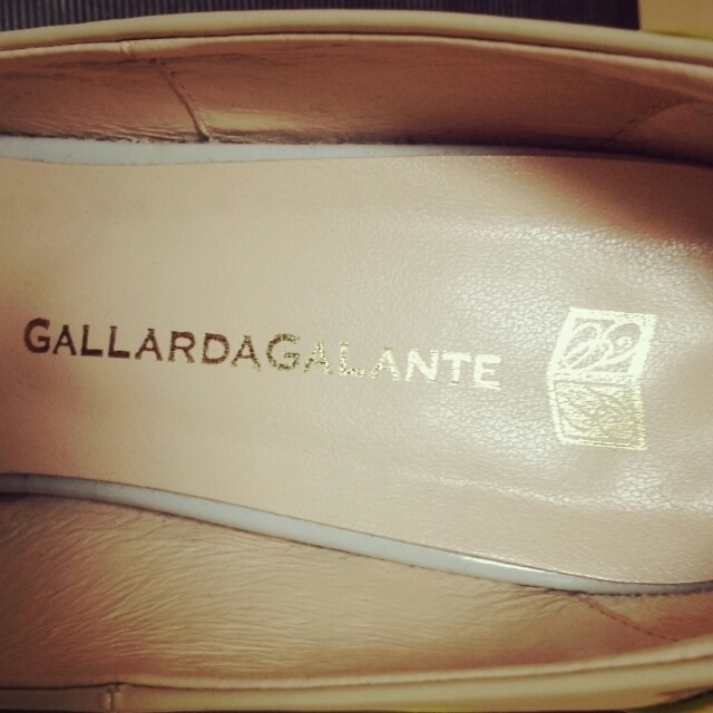GALLARDA GALANTE(ガリャルダガランテ)の最終値下貴重ガランテﾈｵﾝｶﾗｰパンプス レディースの靴/シューズ(ハイヒール/パンプス)の商品写真