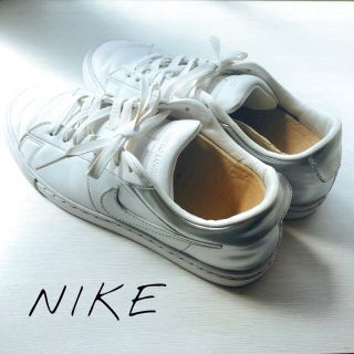 ナイキ(NIKE)のNIKE◉ホワイト×シルバー スニーカー(スニーカー)