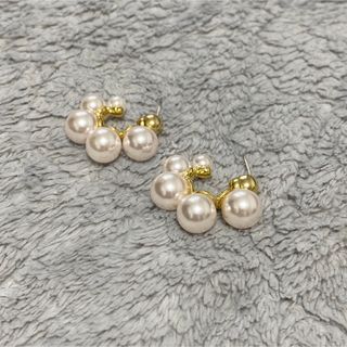 パールピアス(ピアス)