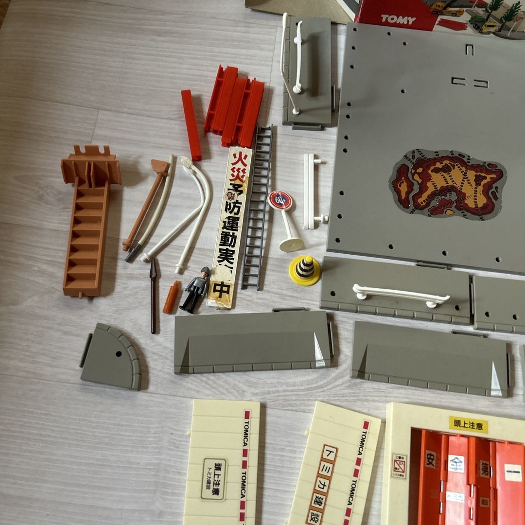 TOMMY - used トミカ ビル工事現場 レトロ の通販 by sea's shop TOMMY - used トミカ ビル工事現場 レトロ の通販 by sea's shop