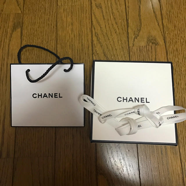 CHANEL(シャネル)のシャネル 空箱 リボン ショッパー レディースのバッグ(ショップ袋)の商品写真