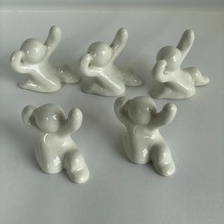 陶器 箸置き はしおき 5個 人形 人間型 ヒト型 槍投げ ユニーク 白(カトラリー/箸)