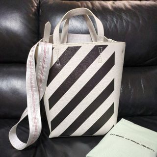 Off-White(トートバッグ)のフリマアイテム一覧 Off-White(トートバッグ)のフリマアイテム一覧
