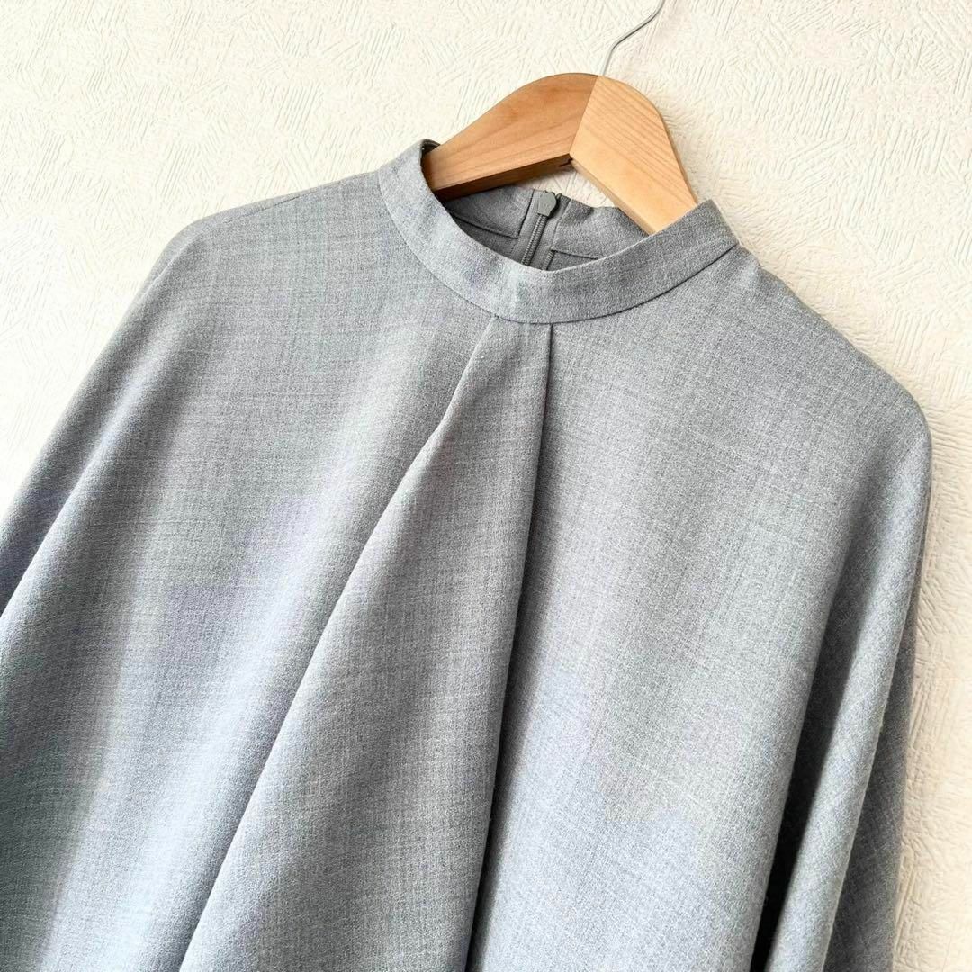 定価3.5万 ADORE ベーシックアムンゼンブラウス グレー 38 定価3.5万 ADORE ベーシックアムンゼンブラウス グレー 38