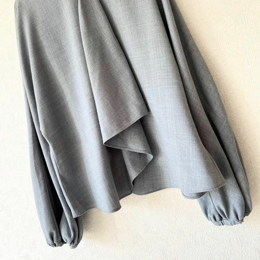 定価3.5万 ADORE ベーシックアムンゼンブラウス グレー 38 定価3.5万 ADORE ベーシックアムンゼンブラウス グレー 38