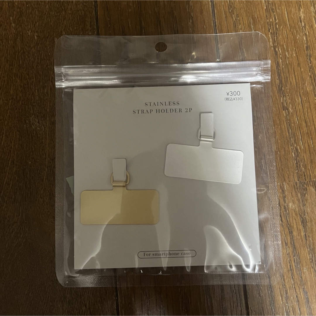 3COINS(スリーコインズ)の3coins ステンレスストラップホルダー2枚セット ハンドメイドのスマホケース/アクセサリー(スマホストラップ/チャーム)の商品写真