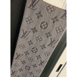 LOUIS VUITTON(マフラー/ショール ・ ホワイト/白色系)の LOUIS VUITTON(マフラー/ショール ・ ホワイト/白色系)の