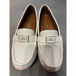 COACH(ローファー/革靴 ・ ホワイト/白色系)のフリマアイテム一覧 COACH(ローファー/革靴 ・ ホワイト/白色系)のフリマアイテム一覧